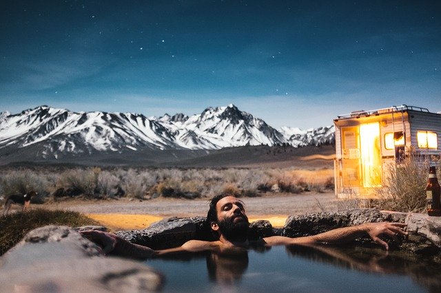 57e8d1454d50ad14ea898675c6203f78083edbe25655764b7d2772_640_hot-springs-1