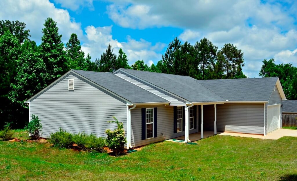 A home with vinyl siding, which is one of the least eco-friendly siding options